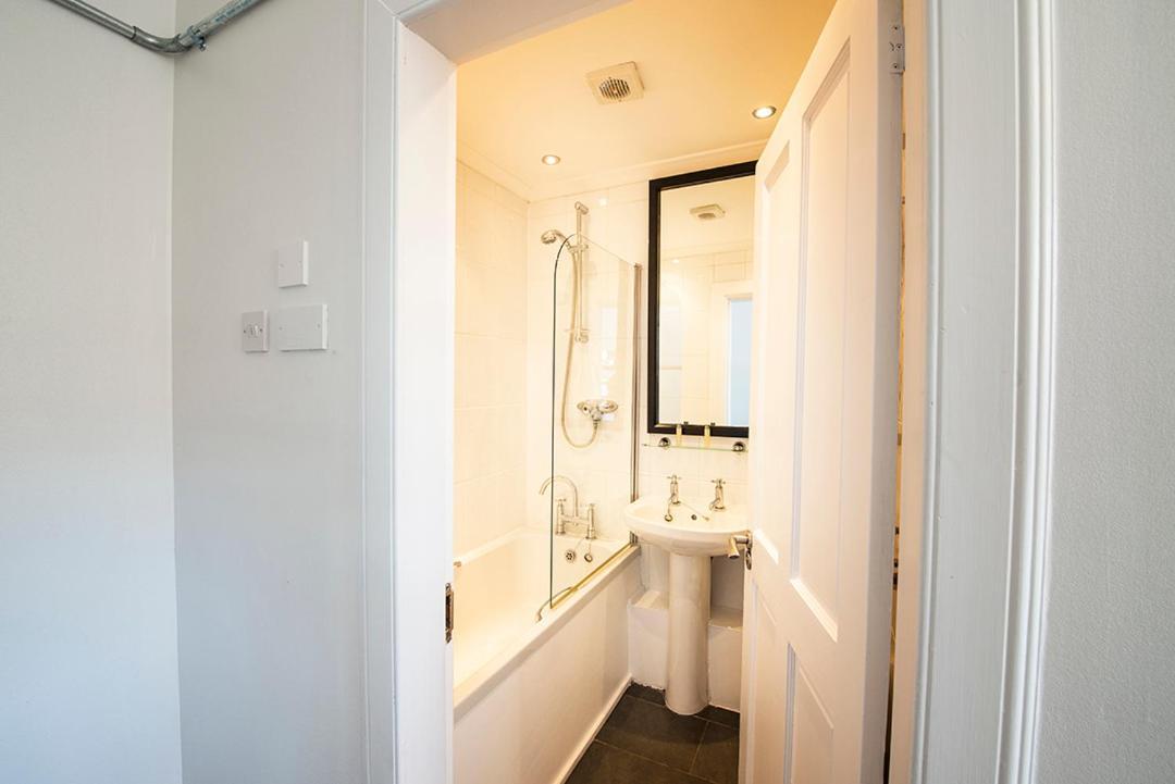 Safestay Glasgow Charing Cross Экстерьер фото